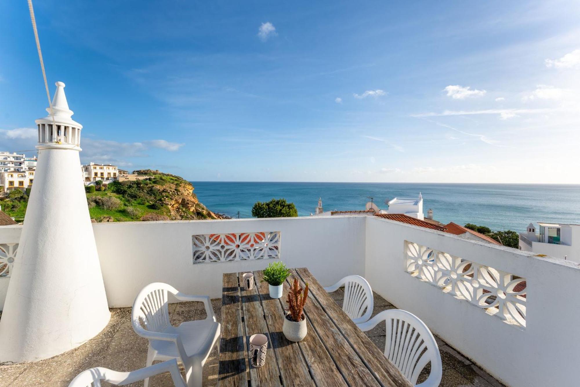 Comfy Flat W/ Rooftop Beach View By Lovelystay Burgau Exterior photo