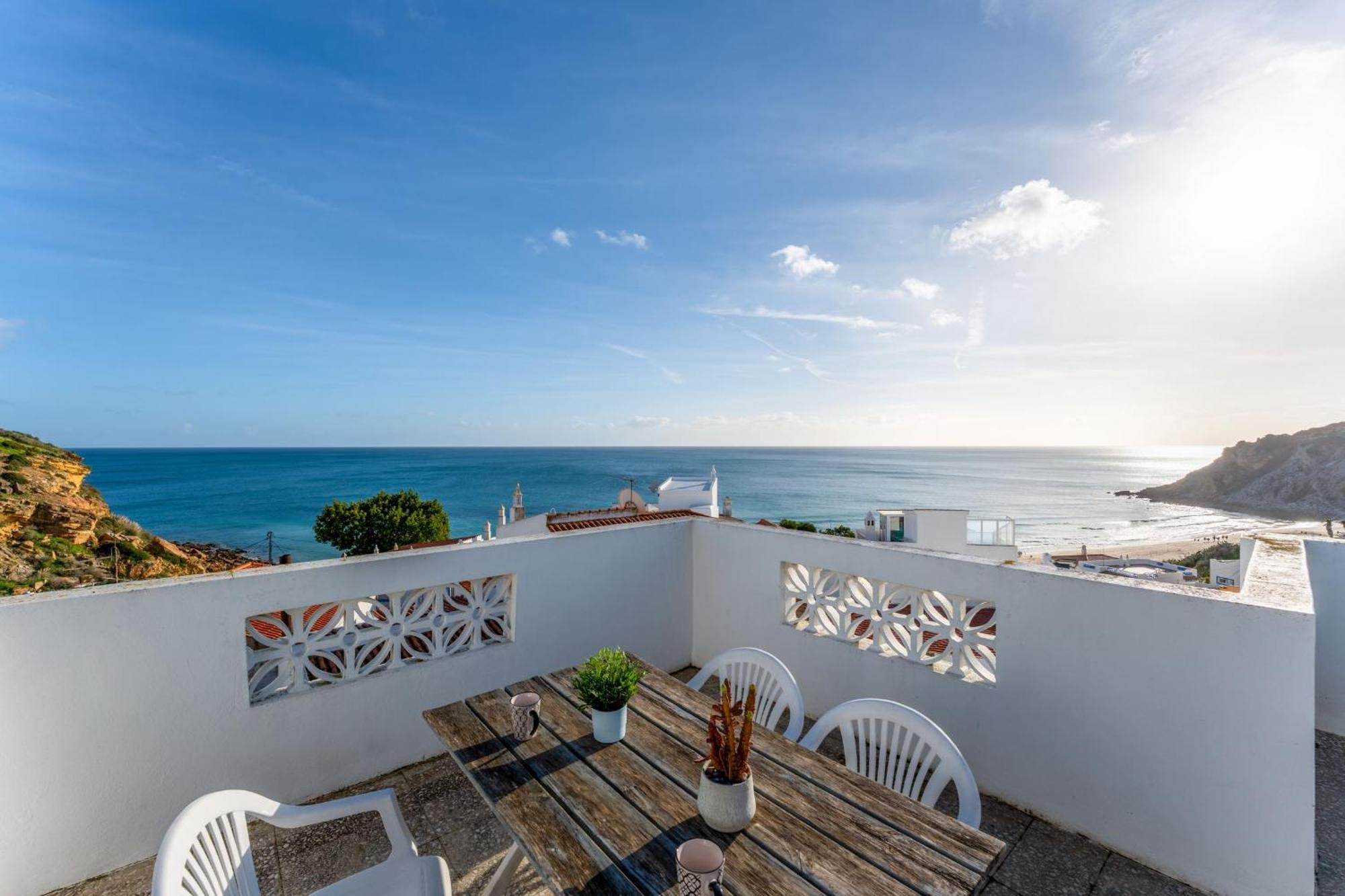 Comfy Flat W/ Rooftop Beach View By Lovelystay Burgau Exterior photo